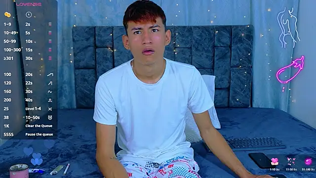 NicolasTorrez online show from April 9, 12:21 am