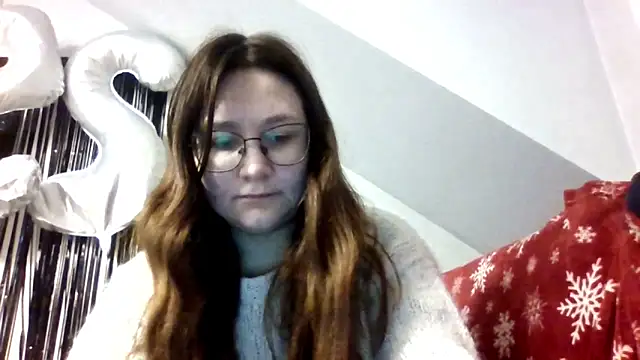 Snapshot of MiaCuteGirl chatting on February 20, 8:42 pm MiaCuteGirl online show from February 20, 8:42 pm