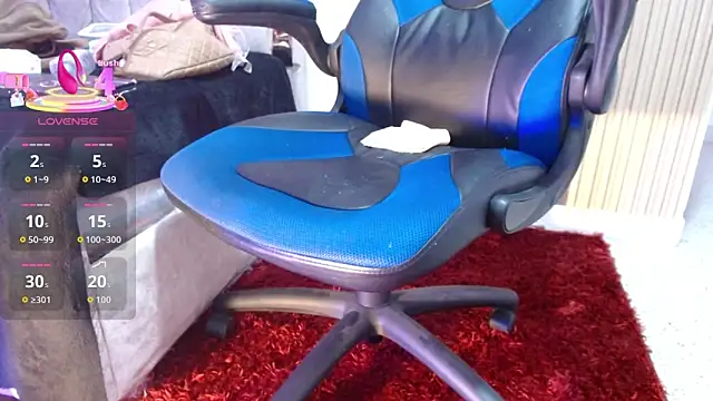 Snapshot of Hazumi_Tsu chatting on February 19, 10:39 pm Hazumi Tsu online show from February 19, 10:39 pm