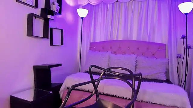 Aurora Ellis  online show from March 6, 12:45 pm