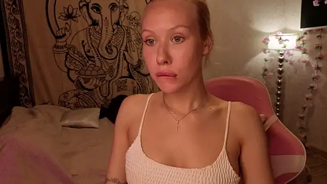 Snapshot of pureeangel chatting on July 3, 7:53 pm pureeangel online show from July 3, 7:53 pm