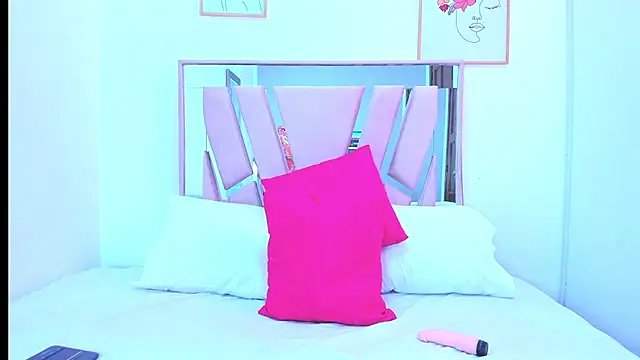 DariaLuca online show from April 6, 11:33 am