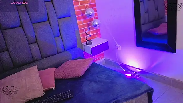 Snapshot of kiitydoll chatting on February 18, 7:32 pm kiitydoll online show from February 18, 7:32 pm