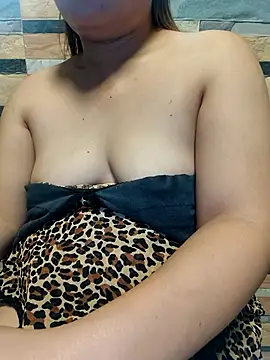 squirtshantal online show from January 7, 11:45 am