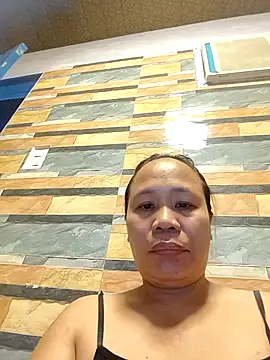 squirtshantal online show from April 8, 9:31 am