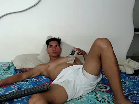 Snapshot of johanoro333 chatting on March 8, 1:47 am johanoro333 online show from March 8, 1:47 am