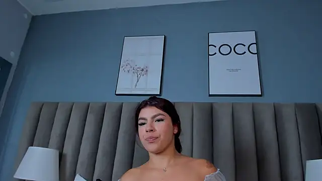 Snapshot of LolaSteven chatting on February 24, 9:35 pm LolaSteven online show from February 24, 9:35 pm