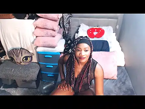 Snapshot of alanalaurent15 chatting on February 19, 9:05 am alanalaurent15 online show from February 19, 9:05 am