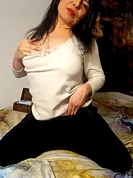 Snapshot of MadamBell chatting on March 14, 3:17 pm MadamBell online show from March 14, 3:17 pm