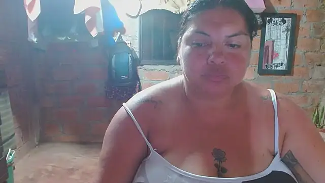 Snapshot of Juli_Powl chatting on March 3, 12:28 am Juli Powl online show from March 3, 12:28 am