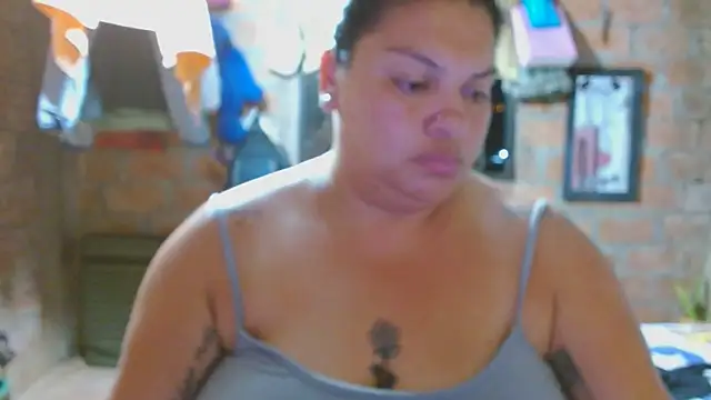 Snapshot of Juli_Powl chatting on March 8, 1:36 am Juli Powl online show from March 8, 1:36 am