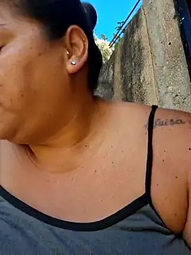 Snapshot of Juli_Powl chatting on March 10, 12:32 pm Juli Powl online show from March 10, 12:32 pm