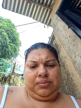 Snapshot of Juli_Powl chatting on April 1, 1:41 pm Juli Powl online show from April 1, 1:41 pm