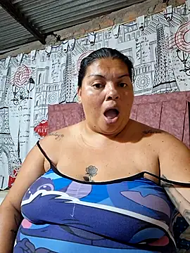 Snapshot of Juli_Powl chatting on April 8, 1:49 am Juli Powl online show from April 8, 1:49 am