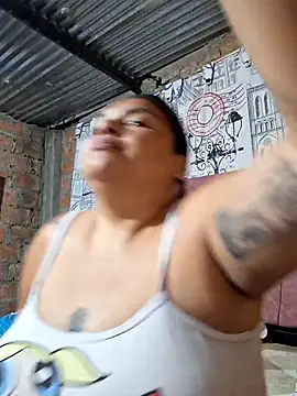 Snapshot of Juli_Powl chatting on April 10, 1:33 am Juli Powl online show from April 10, 1:33 am