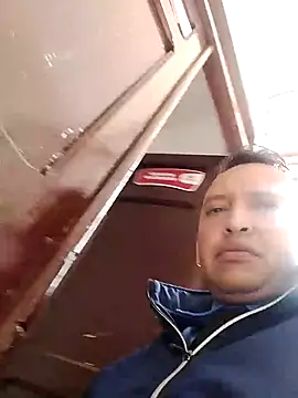 Hachi28 online show from April 8, 5:35 pm