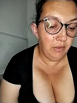 Snapshot of _Saraqueen chatting on March 14, 4:40 am Saraqueen online show from March 14, 4:40 am