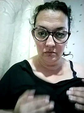 Snapshot of _Saraqueen chatting on March 22, 2:37 am Saraqueen online show from March 22, 2:37 am