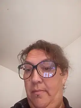 Snapshot of _Saraqueen chatting on April 5, 7:22 pm Saraqueen online show from April 5, 7:22 pm