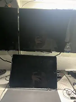 awesomemilkss online show from May 4, 3:24 am