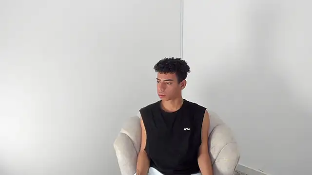 alexx cum18 online show from June 26, 1:59 pm