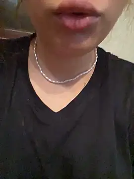 Snapshot of SweetAisha00 chatting on March 18, 9:40 pm SweetAisha00 online show from March 18, 9:40 pm