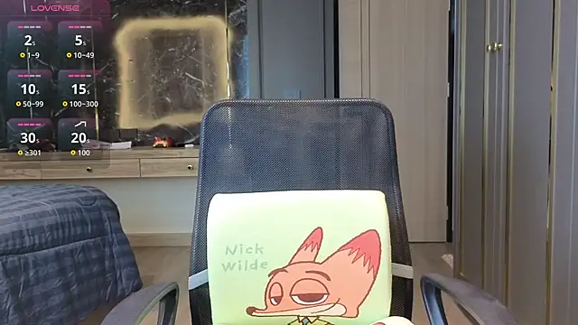 Alittleasaingirl online show from February 27, 5:18 am