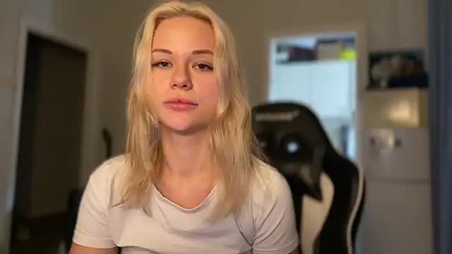 Leylia Lily online show from March 25, 9:59 am