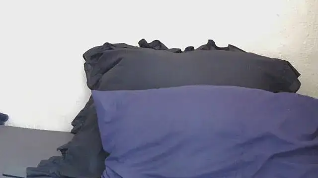 Snapshot of YumPeaches chatting on February 27, 10:04 am YumPeaches online show from February 27, 10:04 am