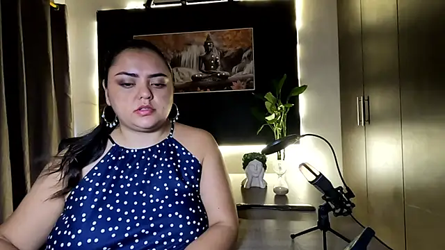 AzaraOnyx online show from July 8, 1:15 pm
