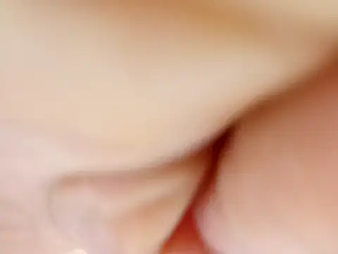 Elii petit online show from May 15, 3:13 am