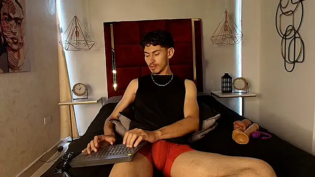 skinny jean  online show from April 6, 8:32 pm