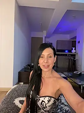 Snapshot of caritoo21 chatting on March 3, 2:28 am caritoo21 online show from March 3, 2:28 am