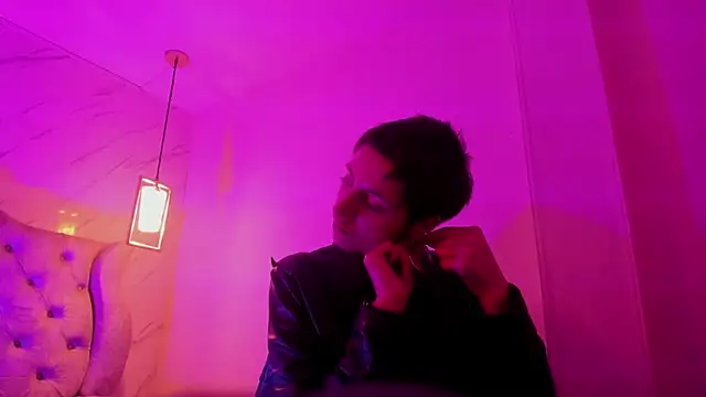 Snapshot of Fieramadame chatting on March 5, 12:12 pm Fieramadame online show from March 5, 12:12 pm