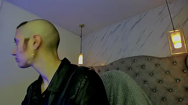 Snapshot of Fieramadame chatting on April 12, 7:19 pm Fieramadame online show from April 12, 7:19 pm