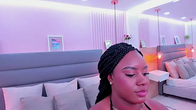 laia fisher  online show from April 2, 1:31 pm