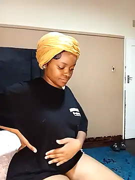 Snapshot of KinkyPxx chatting on February 22, 9:24 pm KinkyPxx online show from February 22, 9:24 pm