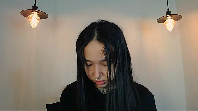 Snapshot of alien_eyes09 chatting on February 21, 2:01 am alien eyes09 online show from February 21, 2:01 am