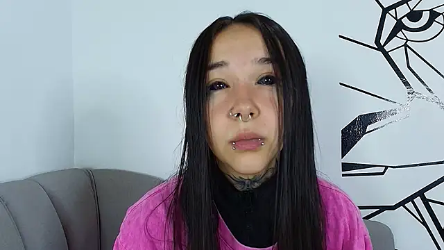 Snapshot of alien_eyes09 chatting on June 30, 11:17 pm alien eyes09 online show from June 30, 11:17 pm