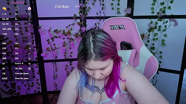 Snapshot of kitsune_little chatting on June 28, 11:27 am kitsune little online show from June 28, 11:27 am