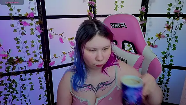 Snapshot of kitsune_little chatting on July 16, 3:34 am kitsune little online show from July 16, 3:34 am