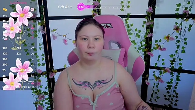 Snapshot of kitsune_little chatting on July 17, 9:49 am kitsune little online show from July 17, 9:49 am