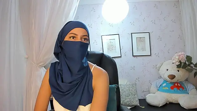 Snapshot of Aitana_zaid chatting on February 27, 7:47 pm Aitana zaid online show from February 27, 7:47 pm