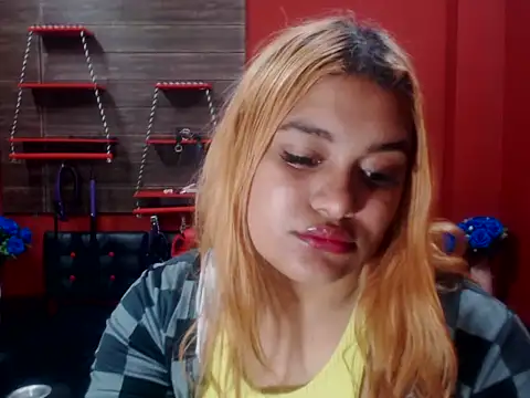 Snapshot of Alicefetishxxx chatting on February 12, 5:41 pm Alicefetishxxx online show from February 12, 5:41 pm