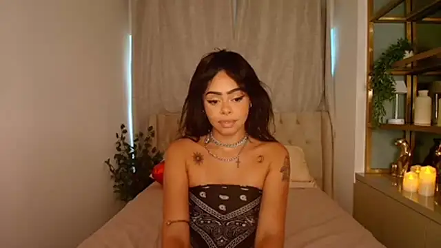 Snapshot of Pauline_Clark chatting on February 17, 8:04 pm Pauline Clark online show from February 17, 8:04 pm