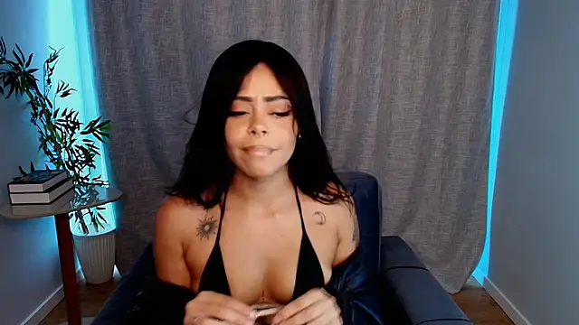 Snapshot of Pauline_Clark chatting on February 18, 8:27 pm Pauline Clark online show from February 18, 8:27 pm