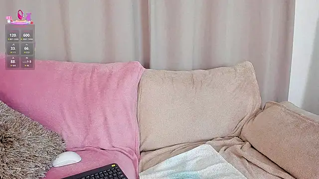 Snapshot of goddess__sexy chatting on June 19, 2:27 am goddess sexy online show from June 19, 2:27 am