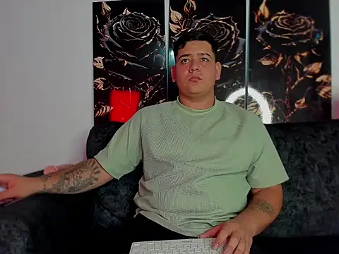 Snapshot of winy_hot chatting on February 18, 5:36 am winy hot online show from February 18, 5:36 am