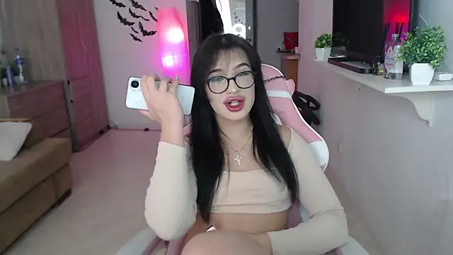 Snapshot of ShayL1sse chatting on February 22, 11:20 am ShayL1sse online show from February 22, 11:20 am