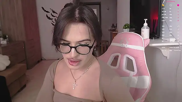 Snapshot of ShayL1sse chatting on February 26, 10:36 am ShayL1sse online show from February 26, 10:36 am